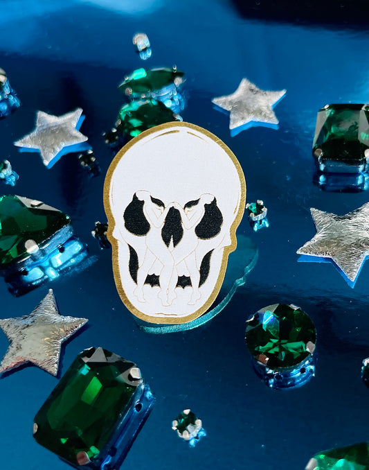 'skull ladies' pin