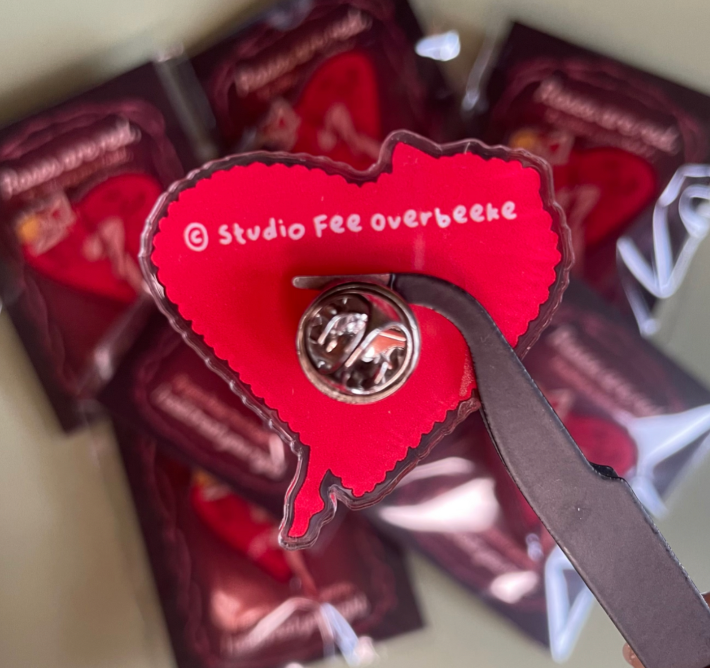 'Lingerie heart' Pin